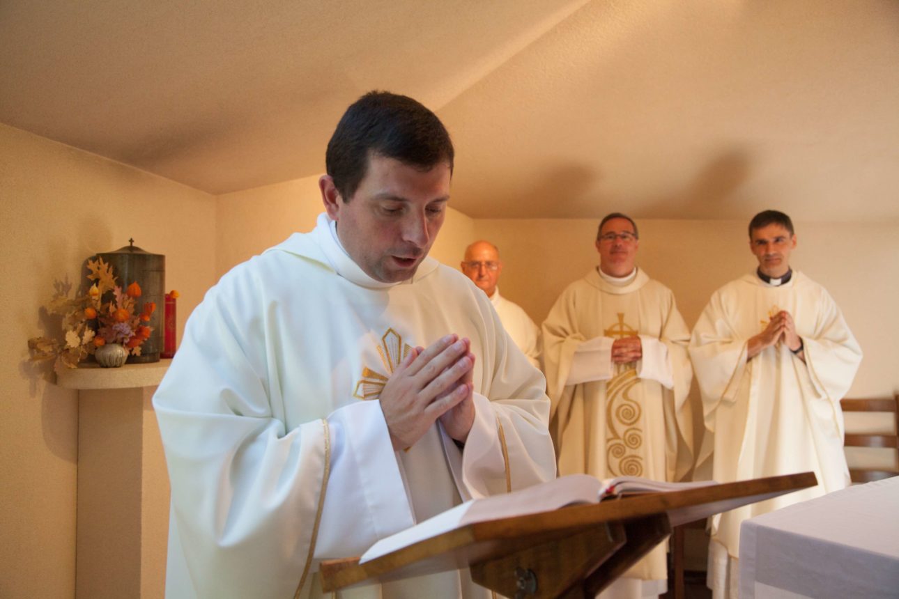 Eucharistie, Foyer sacerdotal Jean-Paul II, Société Jean Marie Vianney, Ars